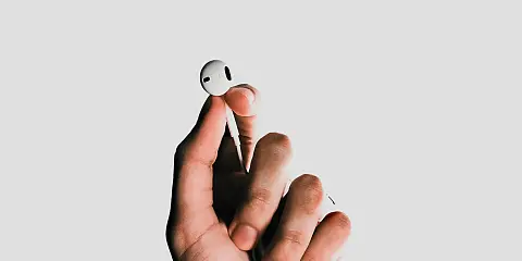 Audio Briefings in Confluence: Hear information in a voice-narrated summary