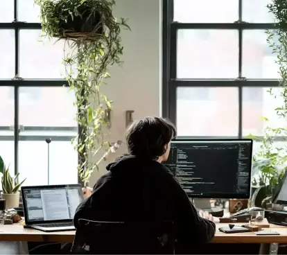 El papel de los juniors en la era de la IA: Perspectivas, desafíos y el futuro del talento en el sector tecnológico